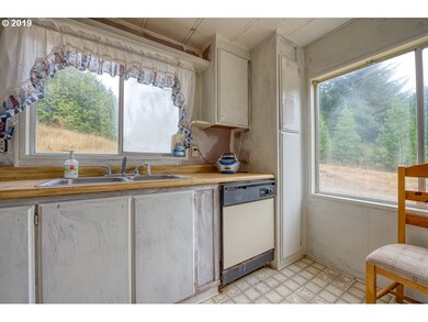 92278 Hall Creek Ln, Myrtle Point, OR 97458 - photo 3