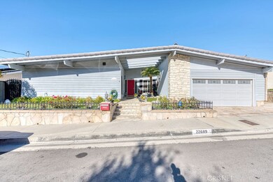 22689 Crespi St, Woodland Hills, CA 91364 - photo 2