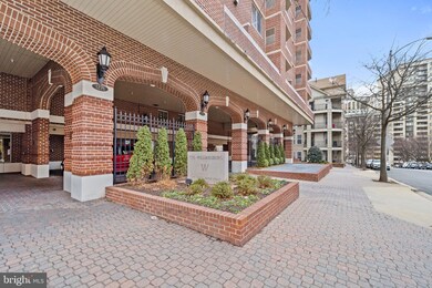 The Williamsburg unit PH18, Arlington, VA 22201 - photo 4