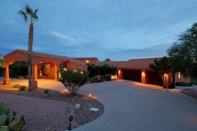 Circular dive, 4 car garage (tandom)