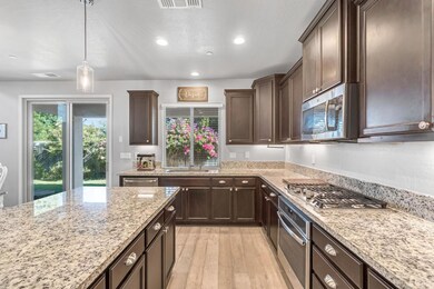 1303 Johnson Ln, Clovis, CA 93619 - photo 7