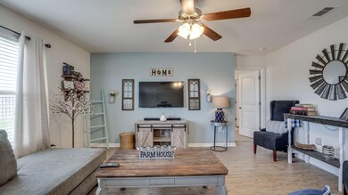 738 Widgeon Way, Crestview