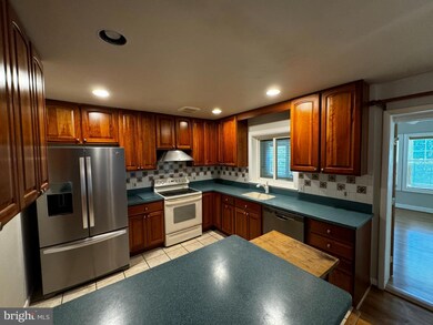 1935 Beaver Ln, McLean, VA 22101 - photo 6