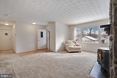 1233 Hillcreek Rd, Pasadena, MD 21122 - photo 4