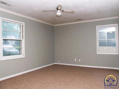 3422 SW 12th St, Topeka, KS 66604 - photo 3