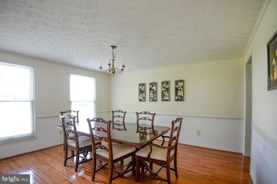 6304 Falling Brook Dr, Burke, VA 22015 - photo 4