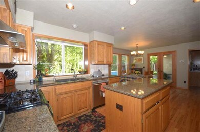 2443 Arrowpoint Ct, Medford, OR 97504 - photo 6