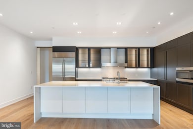 2108 10 Walnut St unit 401, Philadelphia, PA 19103 - photo 6