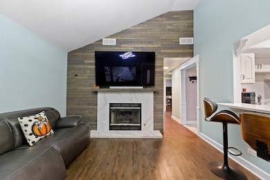 7656 W 80th Place, Bridgeview, IL 60455 - photo 3