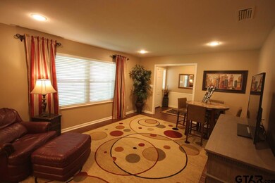 706 706 Trenton Dr, Tyler, TX 75703 - photo 5