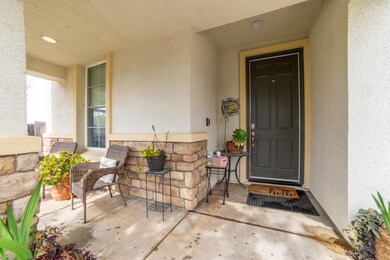 638 N Doree Place, Porterville, CA 93257 - photo 5