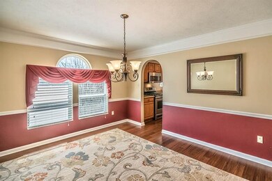 Formal Dining Room Hardwood Floors, Crown Moldings