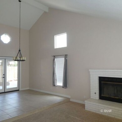 Living/dining room