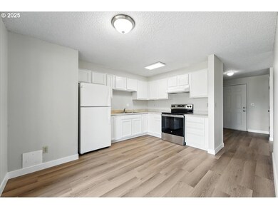 19766 SW Murphy St, Beaverton, OR 97007 - photo 7