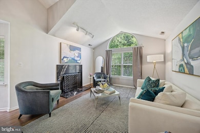 3508 Waltham Ct unit 182, Yardley, PA 19067 - photo 2