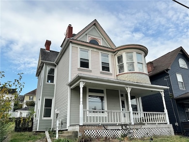 613 Crest Ave, Charleroi, PA 15022 - photo 2