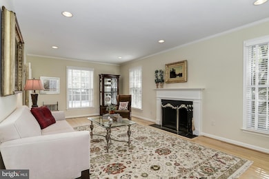 8205 Coach St, Potomac, MD 20854 - photo 5