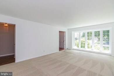 2039 Wisteria Ln, Lafayette Hill, PA 19444 - photo 3