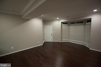 24658 Hutchinson Farm Dr, Sterling, VA 20166 - photo 4