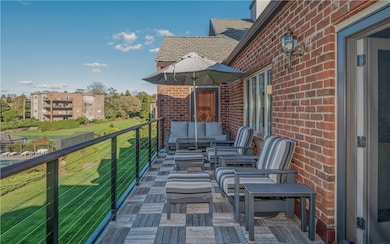 Bonniecrest unit A17, Newport, RI 02840 - photo 5