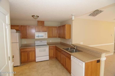 2545 Saddleback Dr unit A, Winterville, NC 28590 - photo 6