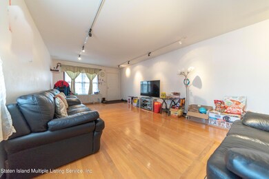246 Skyline Dr, Staten Island, NY 10304 - photo 5