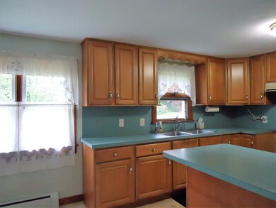 426 Rock Valley Rd, Holyoke, MA 01040 - photo 5
