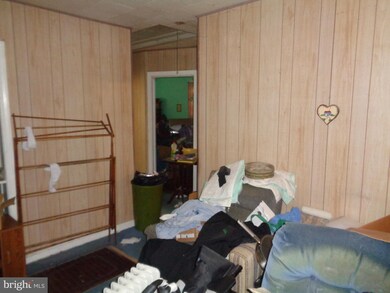 802 N Woodlynn Rd, Essex, MD 21221 - photo 4