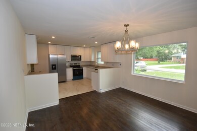 8016 Alderman Rd, Jacksonville, FL 32211 - photo 5