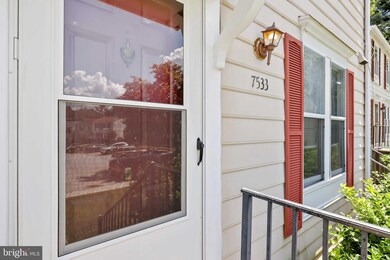 7533 Summer Blossom Ln, Columbia, MD 21046 - photo 4