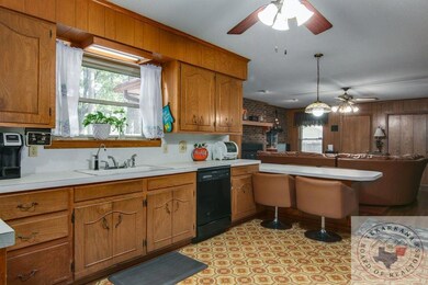 333 W Greenfield Dr, Wake Village, TX 75501 - photo 6