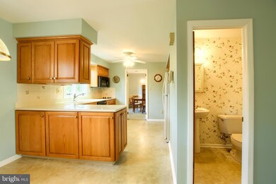 105 Waterford Cir, Wallingford, PA 19086 - photo 4