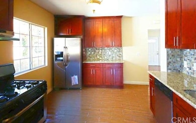 Kitchen - New cabinets, granite counter tops, appl