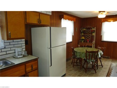 very nice vinyl flooring, kitchen appliances remai