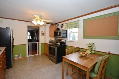 Updated Kitchen Eat-In-Kitchen