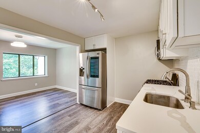 1648 Parkcrest Cir unit 301, Reston, VA 20190 - photo 7