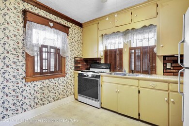 611 Kirby Dr, Lansing, MI 48915 - photo 6