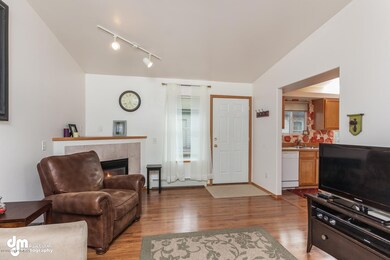 1401 W 26th Ave Unit F1-large-008-Living