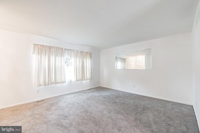 1063 Downton Rd, Halethorpe, MD 21227 - photo 3