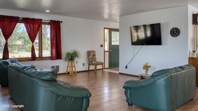 513 W Goshen St, Moorcroft, WY 82721 - photo 6