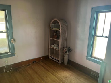 2917 W 5th St, Sioux City, IA 51103 - photo 4