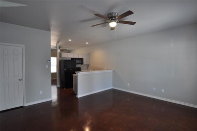 217 Price Ln unit 18, Weatherford, TX 76085 - photo 2