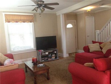 Living Room. Ceiling Fan!