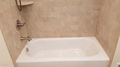 21 Redwood Loop unit 329, Staten Island, NY 10309 - photo 4