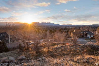 4865 S Wallace Ln E, Holladay, UT 84117 - photo 2