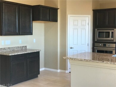 Gorgeous cabinets feature soft closing drawers and