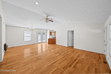 9-web-or-mls-1357-franklin-loop