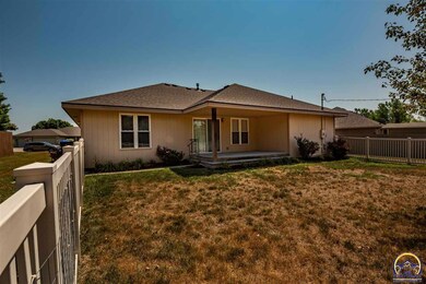 4139 SW Moundview Dr, Topeka, KS 66610 - photo 3