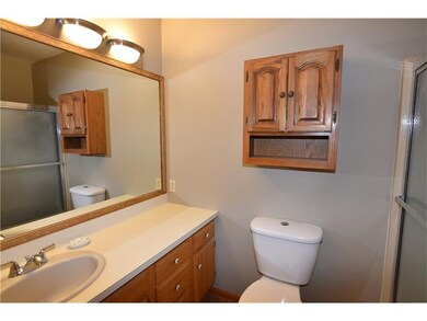 3179 Sycamore Dr, Columbus, IN 47203 - photo 7