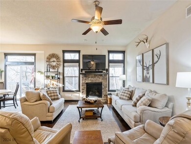 921 W 2nd St S, Newton, IA 50208 - photo 4